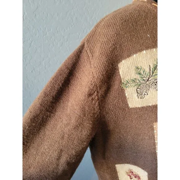 Croft & Barrow patchwork cardigan sweater featuring embroidered nature scenes 2X - Picture 5 of 14